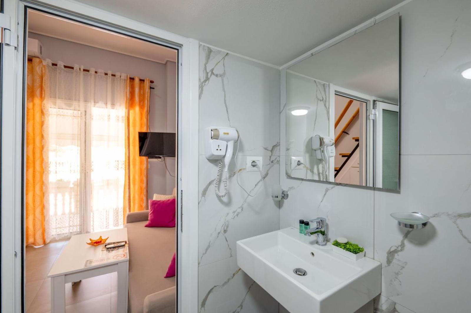 Vila Basho Sarande Exterior photo